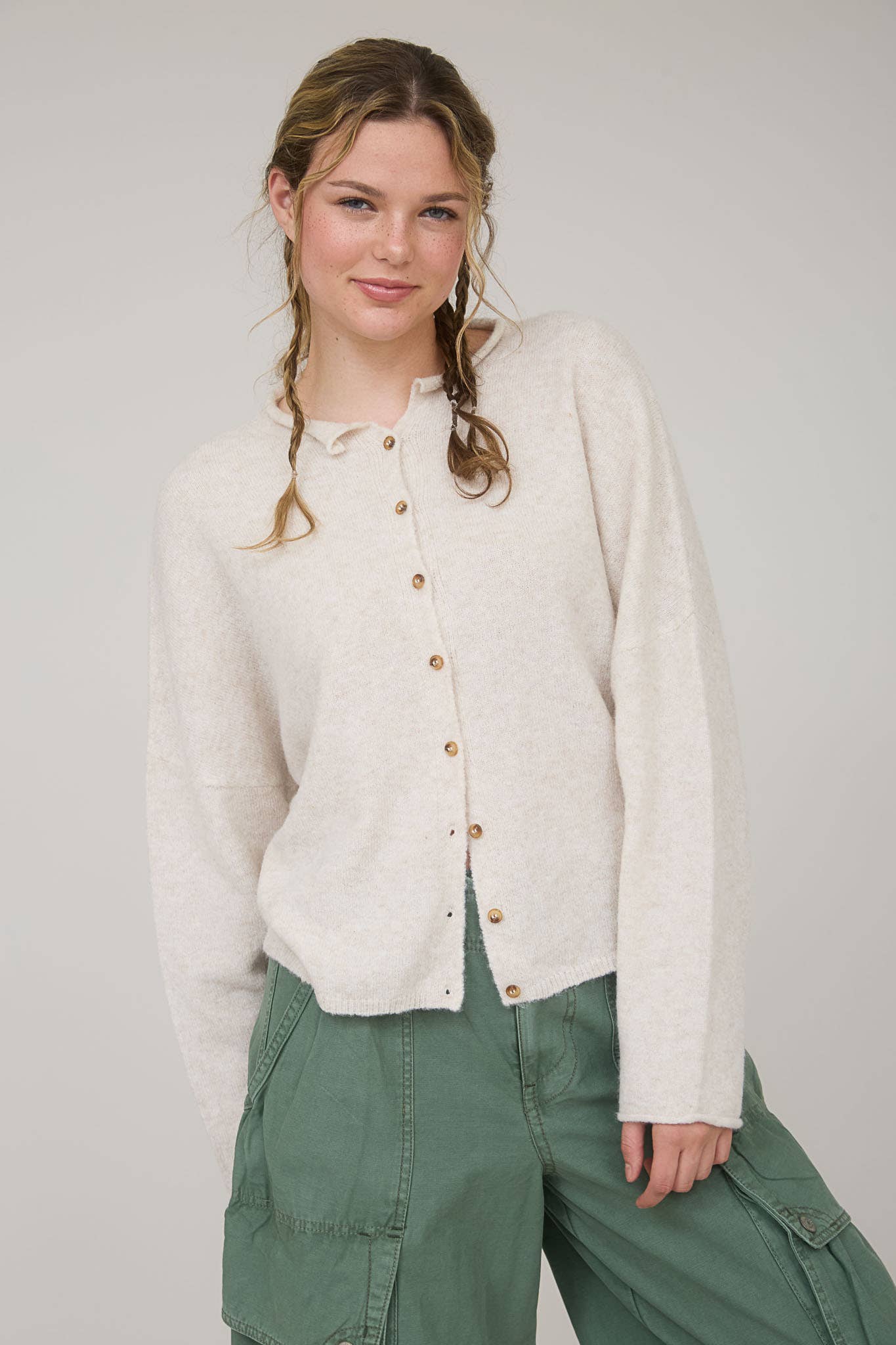 LIGHTWEIGHT BUTTON DOWN KNIT CARDIGAN