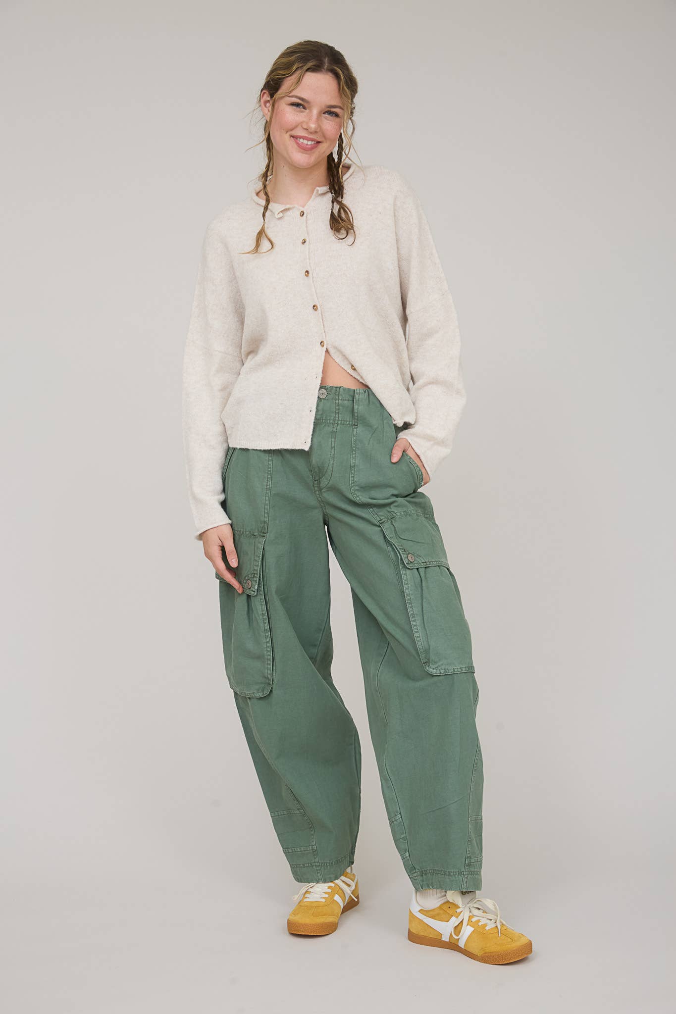 LIGHTWEIGHT BUTTON DOWN KNIT CARDIGAN