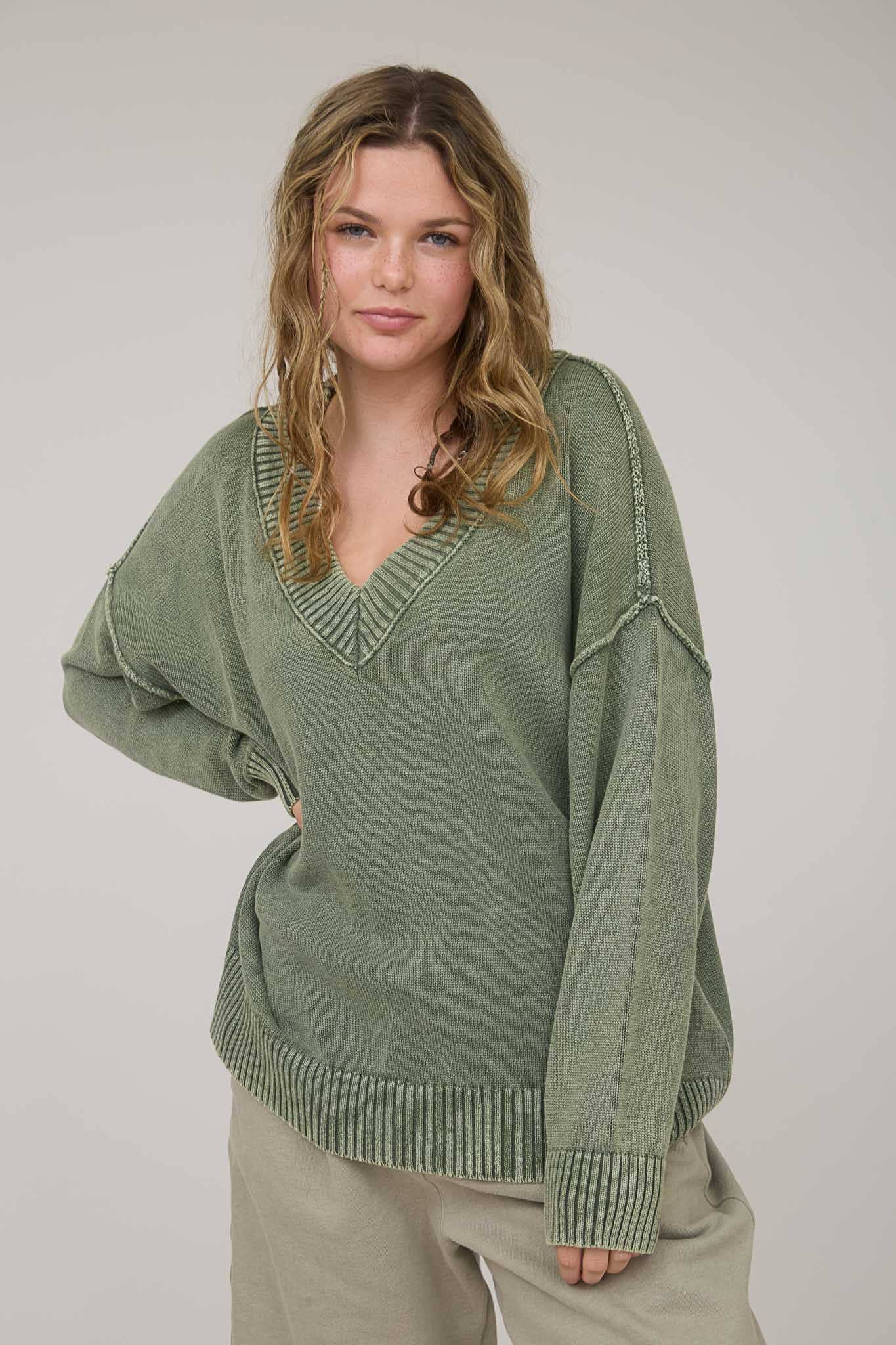 WASHED V NECK SWEATER