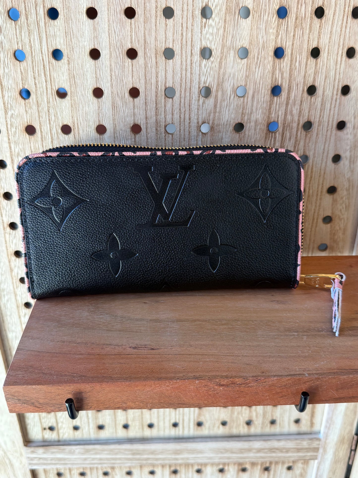 Luxury Wallet Pink Cheetah Trim