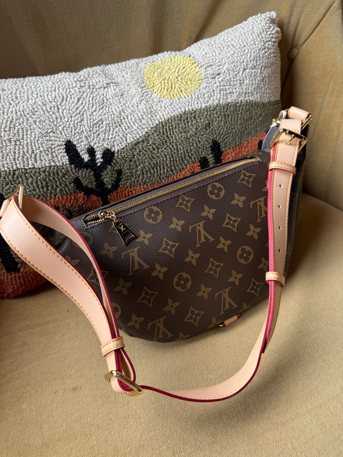 Luxury Classic Strap Fanny Bag