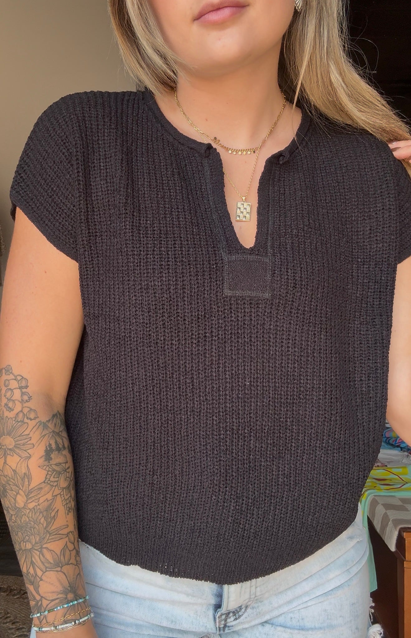 SPLIT NECK SHORT SLEEVE