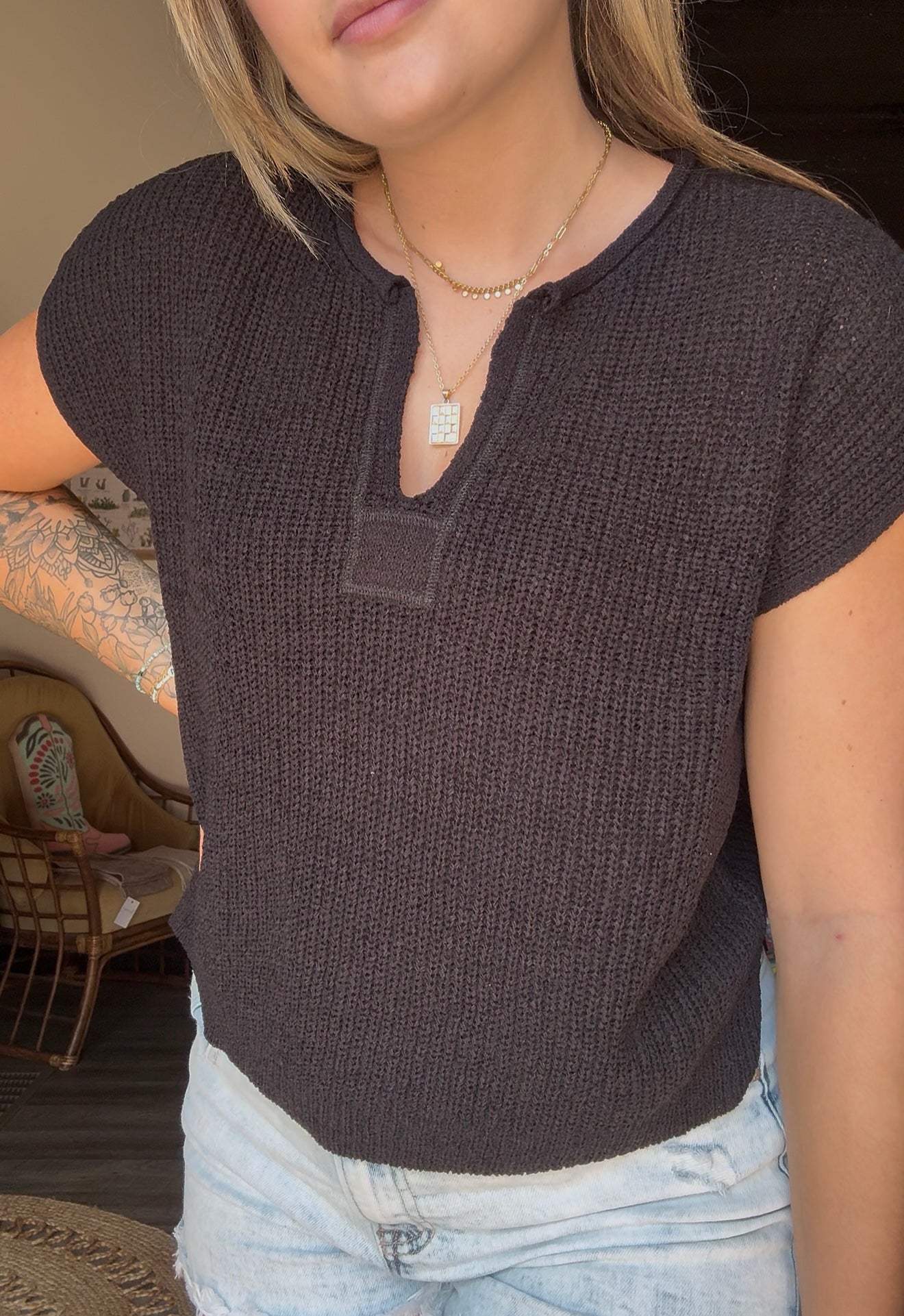 SPLIT NECK SHORT SLEEVE
