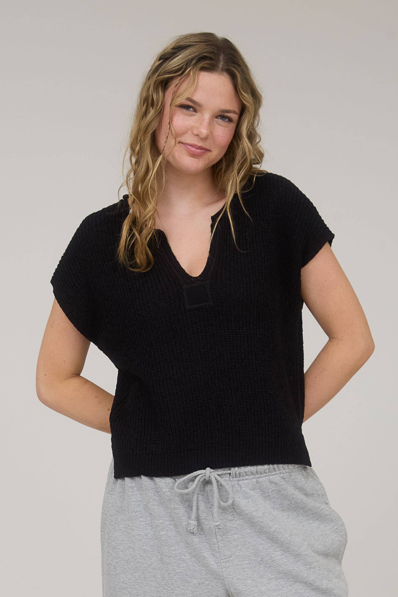 SPLIT NECK SHORT SLEEVE