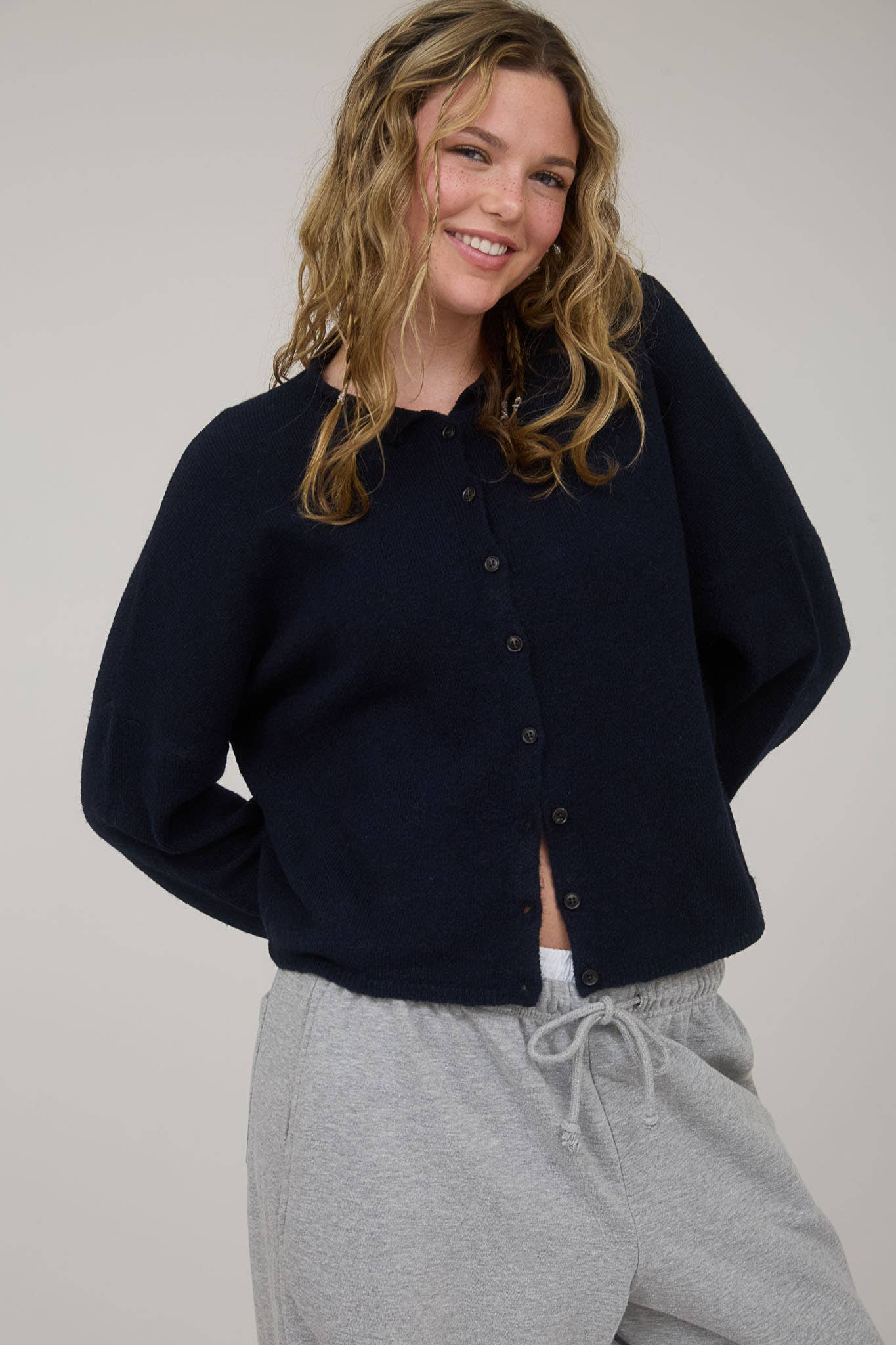 LIGHTWEIGHT BUTTON DOWN KNIT CARDIGAN
