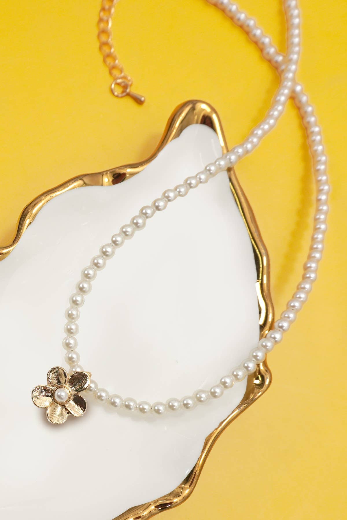 Floral Pearl Necklace