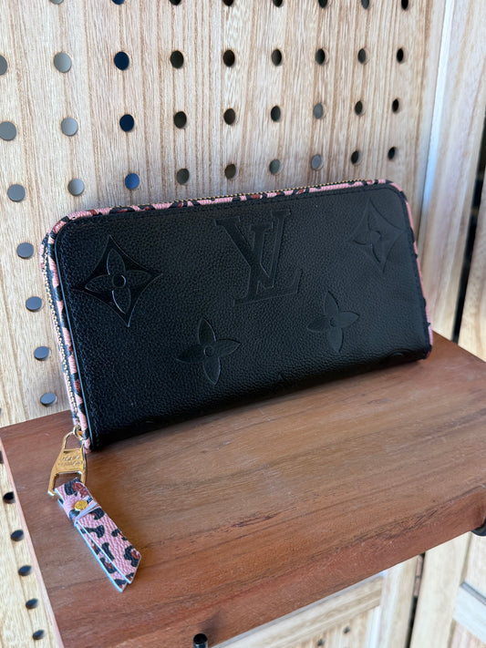Luxury Wallet Pink Cheetah Trim