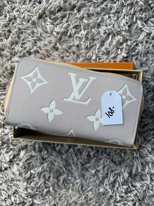 Luxury Beige/Cream Wallet