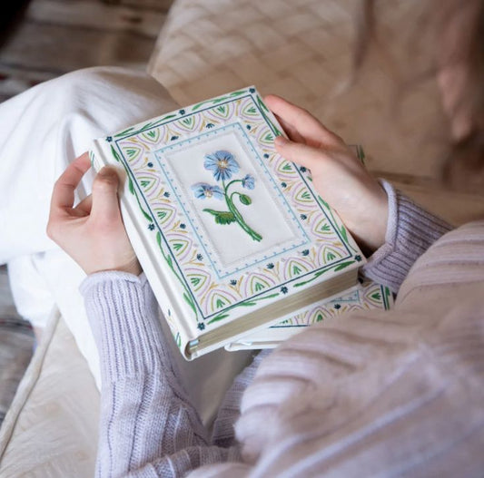 Lisbon Theme NLT Notetaking Bible