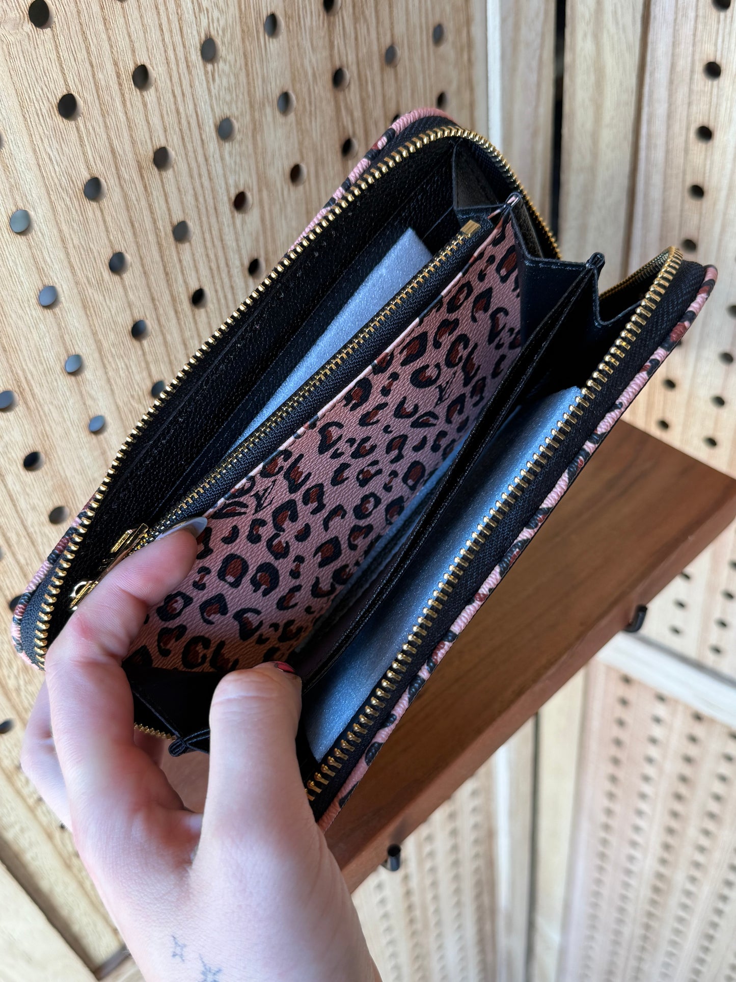Luxury Wallet Pink Cheetah Trim