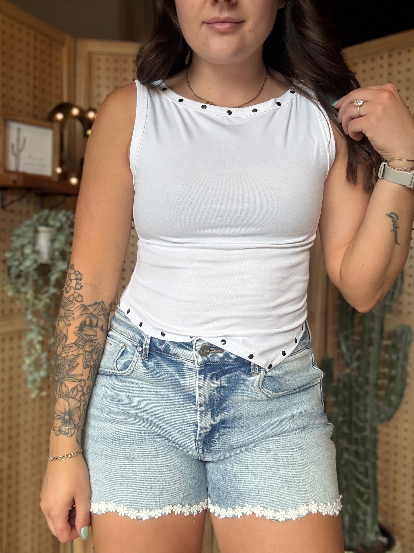 Stud Asymmetrical Tank
