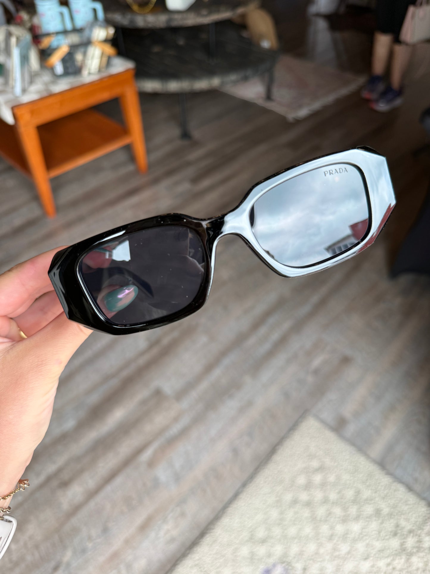 Luxury Black Sunnies