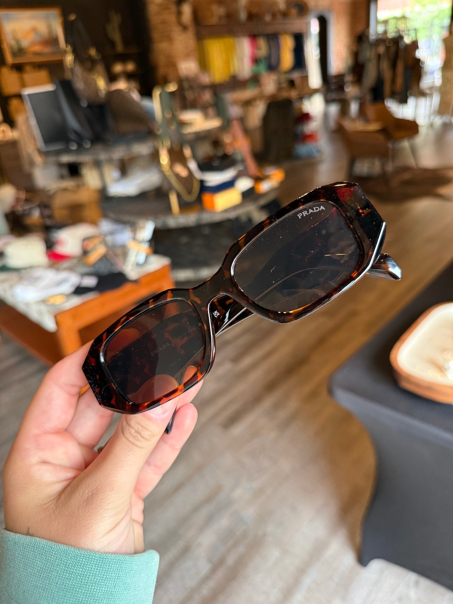 Luxury Drk Tortoise Sunnies